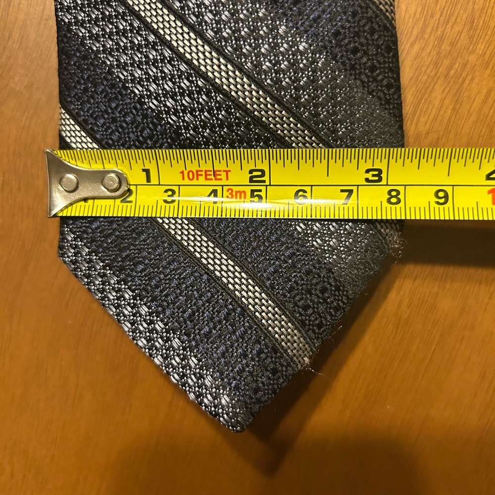 Elegant Navy Blue and Gray Striped Tie. - Picture 4 of 4